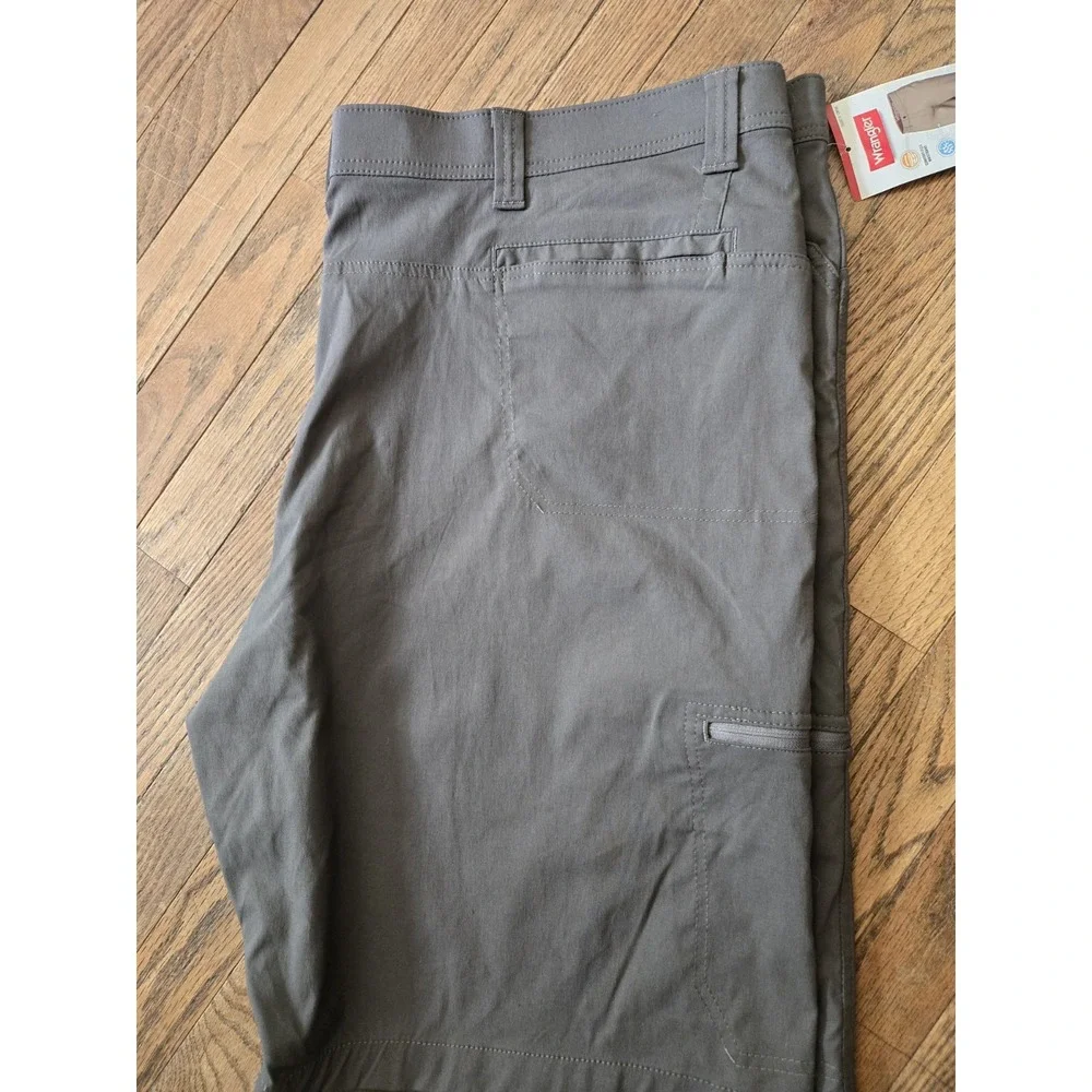 Read Wrangler Shorts 48 Mens Performance Zip Cargo Grey New W Tag Relaxed Fit